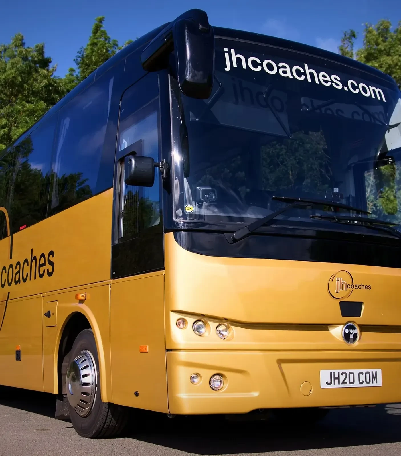 34 seater coach